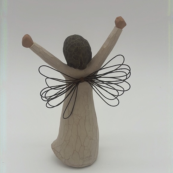 Willow Tree Angel of Courage Figurine - Picture 4 of 7